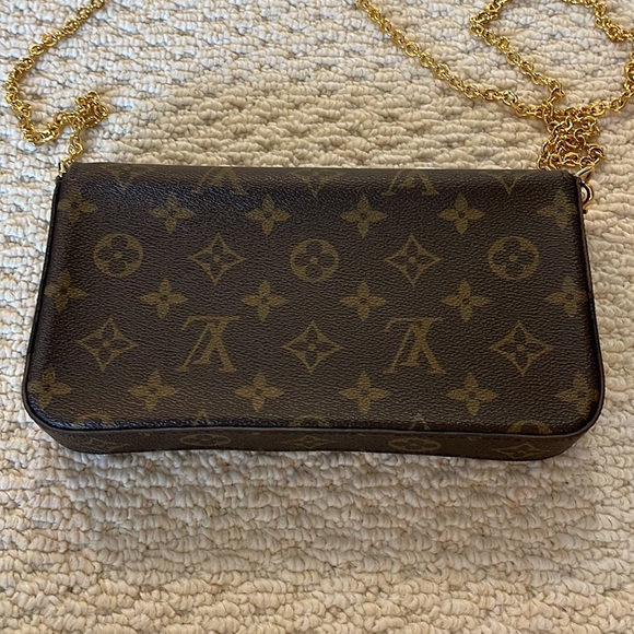Louis Vuitton Felicie Pouchette Cluch/Crossbody with matching insert - Picture 3 of 5